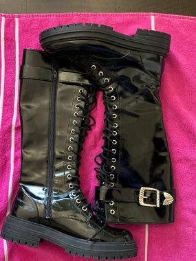 Gianni Bini patent leather size 9.5 boots